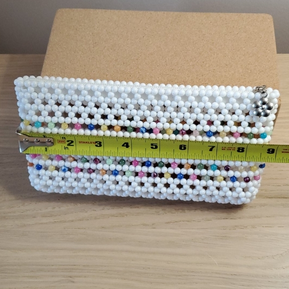 Fashionable Cosmetic Beads Case - Picture 2 of 4